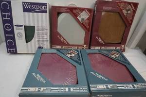 Bathroom seats