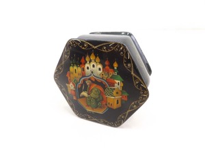 lot 4 image: AUTHENTIC Antique Hand Painted Miniature Russian Lacquer Box