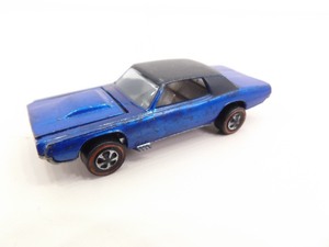 lot 36 image: AUTHENTIC US MADE Hot Wheels Redline Spectraflame Blue Custom T-Bird