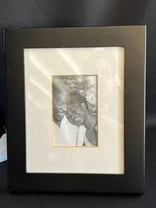lot 28 image: Black Picture Frame Lot of 2 Floating and Standard Photo Frames