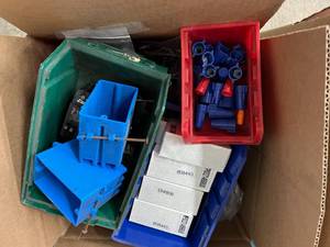 MEDIUM BOX ELECTRICAL ITEMS
