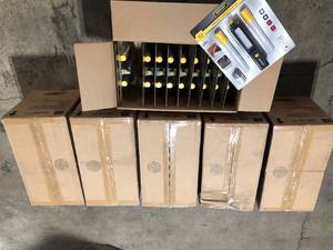 lot 31 image: Defiant Emergency Automotive Light Kit, 60 PCs, review all pictures