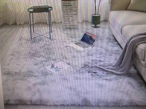 lot 23 image: Rainlin Luxury Shag Area Rug Modern...