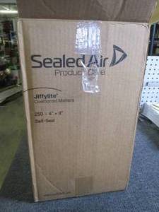 lot 322 image: case of 250 4x8 jiffylite cushioned...