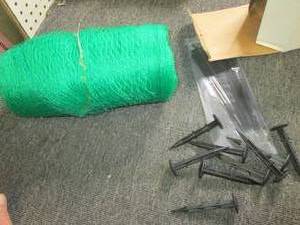 lot 325 image: green garden net with zip ties ...