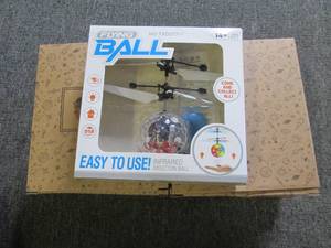 lot 358 image: lot of 7 flying balls ...