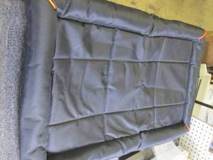 lot 423 image: large dog bed ...
