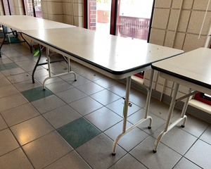 lot 1431 image: Folding Table