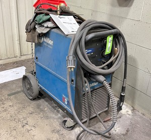 lot 462 image: Millermatic 300 MIG Welder