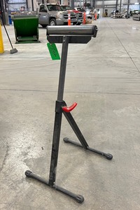 lot 448 image: Adjustable Roller Stand