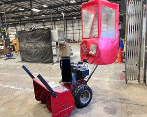 lot 302 image: Snapper 30 Inch 10 Horsepower Snowthrower