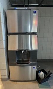 lot 2401 image: Ice Machine