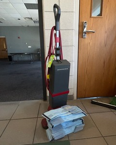 lot 2210 image: Commercial Vacuum