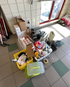 lot 2254 image: Janitorial Cleaning Supplies