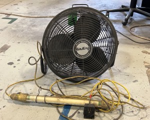 lot 877 image: Electric Floor Fan