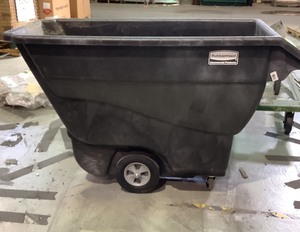 lot 1109 image: Plastic Utility Hopper