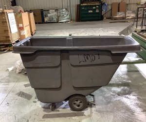 lot 1115 image: Plastic Utility Hopper