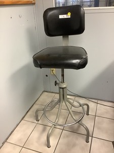 lot 1410 image: Stool