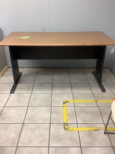 lot 1409 image: Office Table