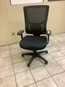 lot 1411 image: Office Chair
