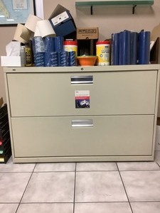 lot 1417 image: Metal File Cabinet