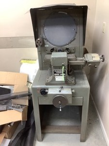 lot 211 image: Optical Comparitor