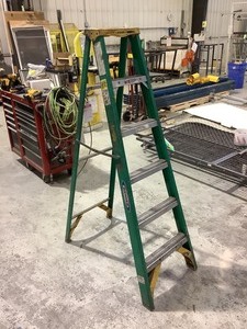 lot 408 image: 6 FT Ladder