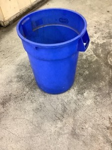 lot 2222 image: Trash Bin