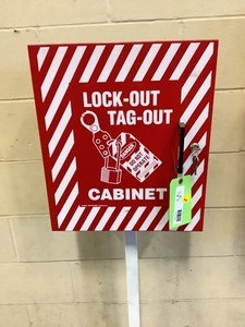 lot 1032 image: Lockout Cabinet