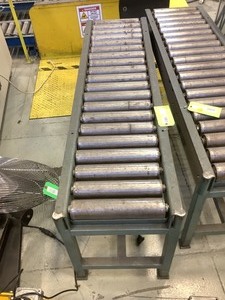 lot 413 image: Roller Stand