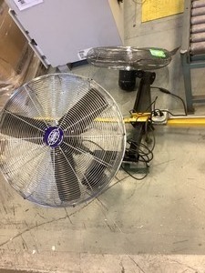 lot 881 image: Dual Fan Post