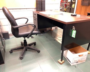 lot 1462 image: Desk, Chair, Filing Cabinets