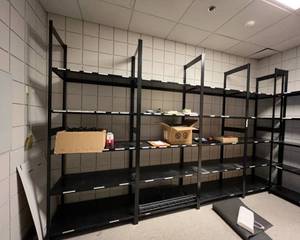 lot 1019 image: Metal Shelf