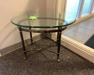 lot 1433 image: Glass Table