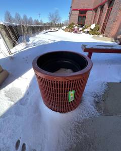 lot 1829 image: Outdoor Metal Planter