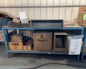 lot 1003 image: Workbench