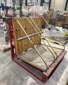 lot 1086 image: Holding Racks