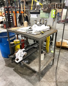 lot 1076 image: Workstation