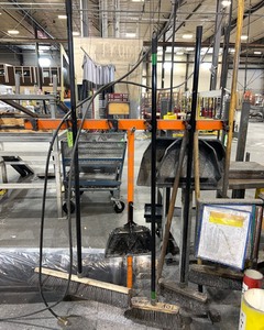 lot 2245 image: Cleaning Station