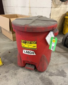 lot 2038 image: Oily Waste Can