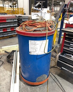 lot 432 image: Drum Vacuum