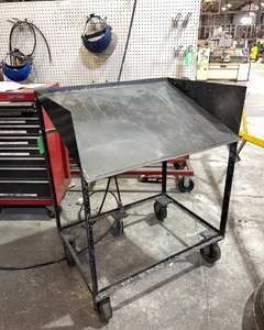 lot 1325 image: Work Cart