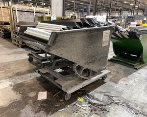 lot 1105 image: Rolling Dump Hopper