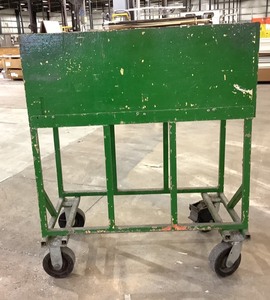 lot 1318 image: Wheeled Bin