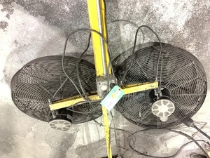 lot 882 image: Fan Pedestal
