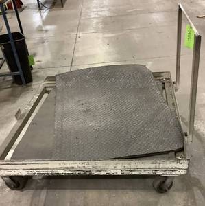 lot 1222 image: Large Cart