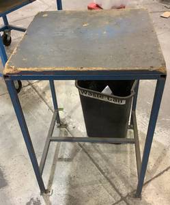 lot 1061 image: Workshop Bench