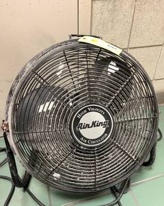 lot 809 image: Fan