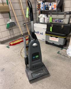 lot 2212 image: Commercial Vacuum