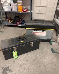 lot 208 image: Toolboxes